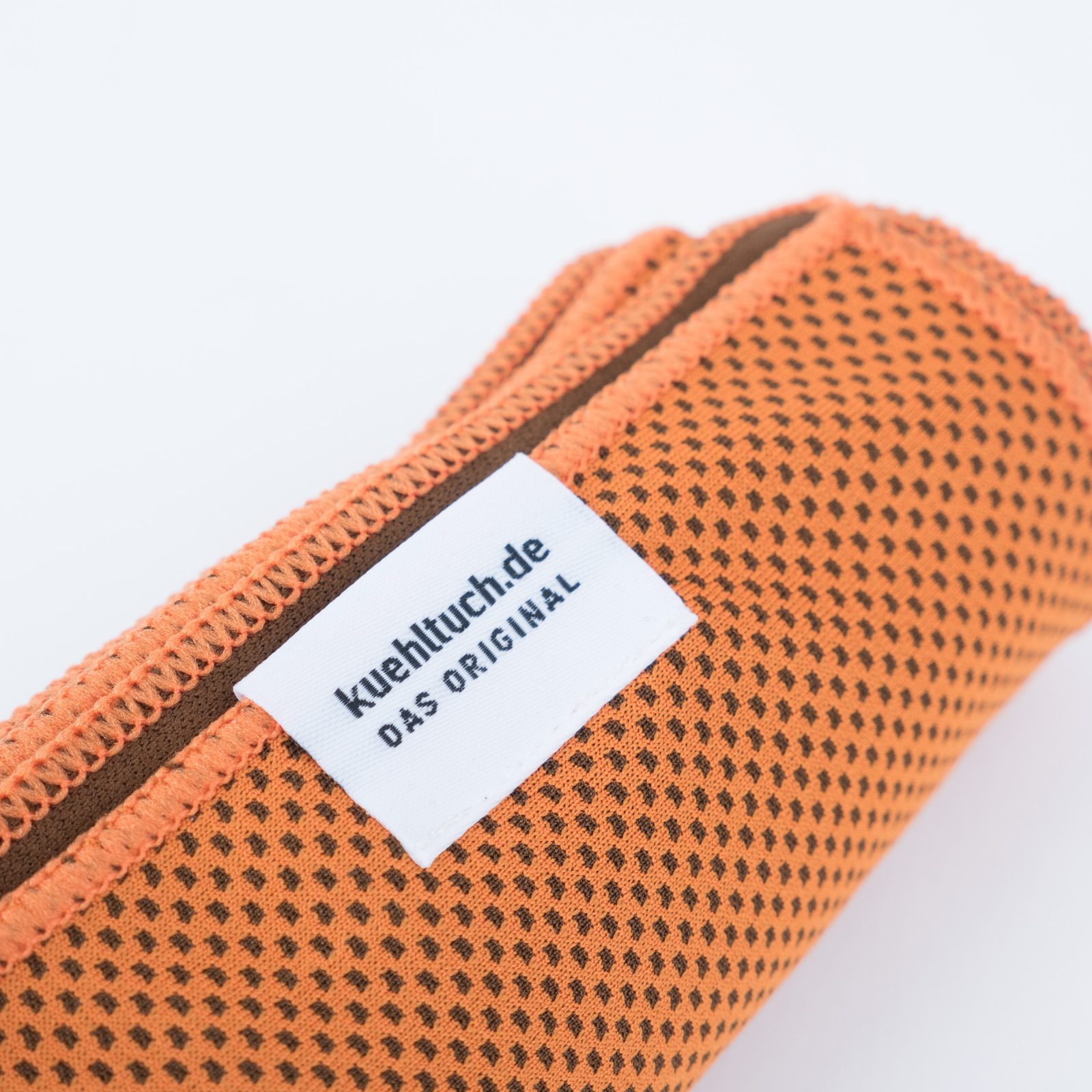 Kuehltuch orange Rolle